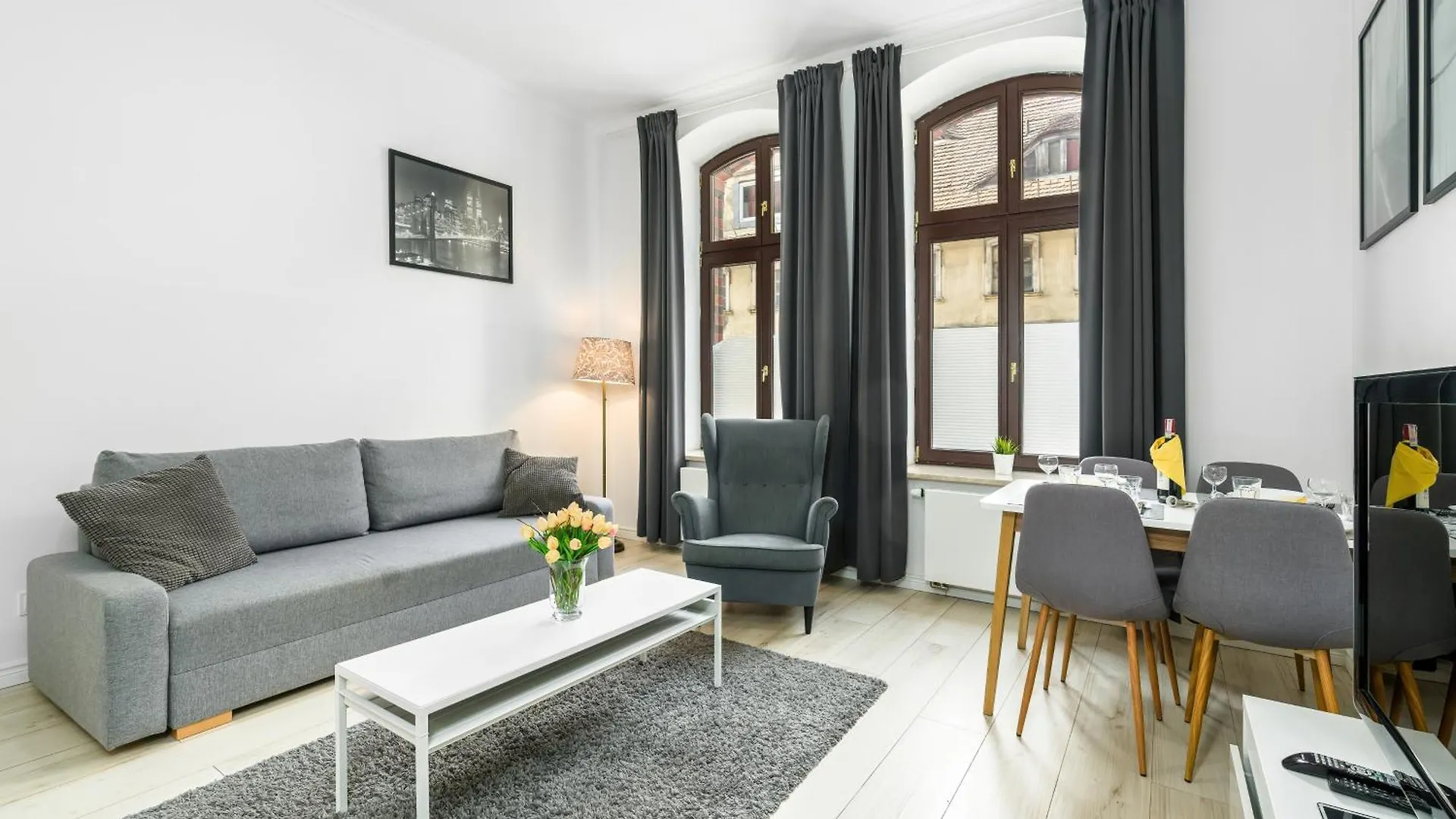 Old Town Studio Poznań by Renters